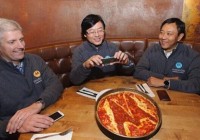 联想手机的大赌注：能否靠摩托升维？