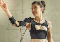 可穿戴纺织外肌，让佩戴者增强手臂力量，可帮助康复训练